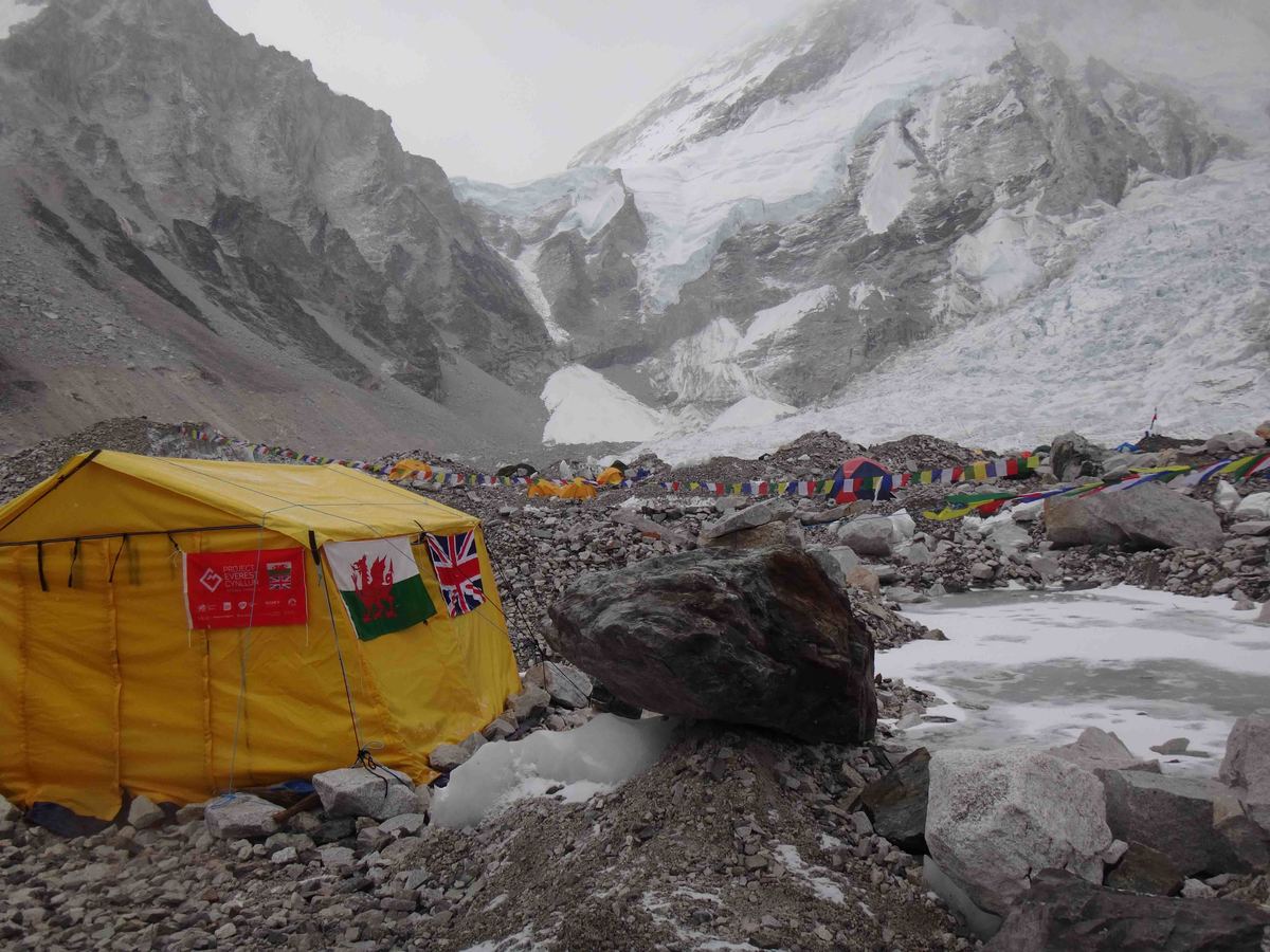 43._Project_Everest_Cynllun_Tent_at_Base_Camp.jpg