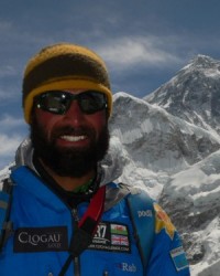 Richard Parks summits Mount Everest
