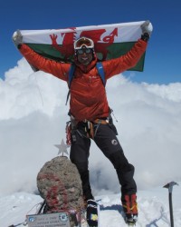 Richard Parks summits Mount Elbrus making history & completing the 737 Challenge