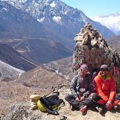 21._Richard_and_Pema_above_Dingbouche.jpg